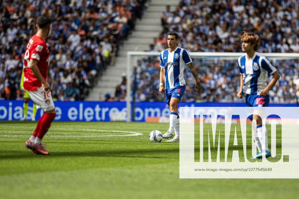 JAKUB KIWIOR of FC Porto seen in action during the Liga Portugal Betclic 25 26 match between FC Porto and Santa Clara at Estadio do Dragao on May 16 2026, in Porto, Portugal. Soccer 2026: Porto X Santa Clara - ZUMAa269 20260516_zsp_a269_057
