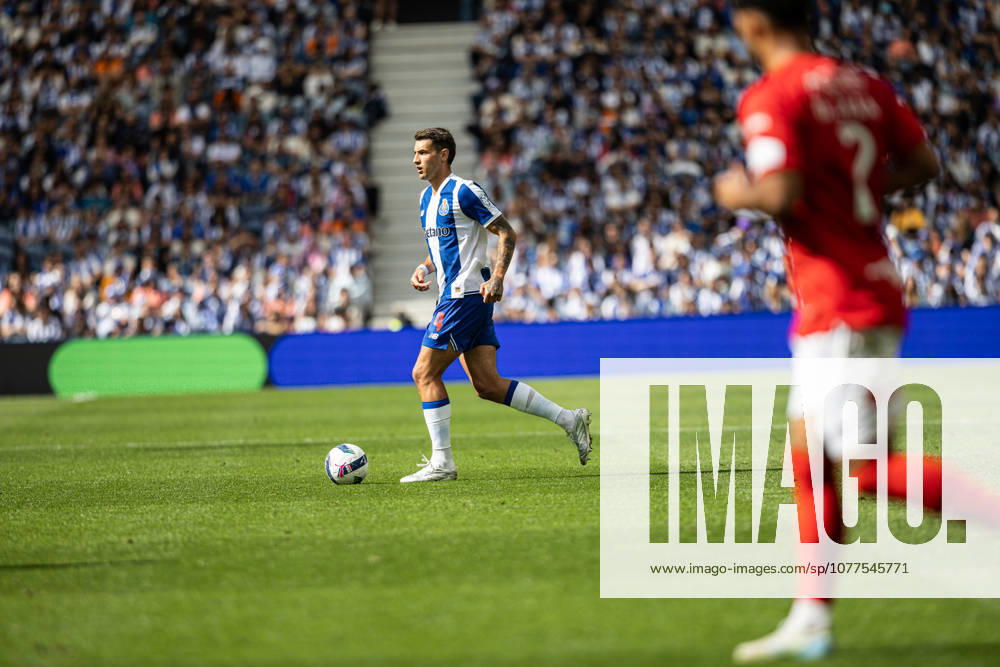 JAKUB KIWIOR of FC Porto seen in action during the Liga Portugal Betclic 25 26 match between FC Porto and Santa Clara at Estadio do Dragao on May 16 2026, in Porto, Portugal. Soccer 2026: Porto X Santa Clara - ZUMAa269 20260516_zsp_a269_061