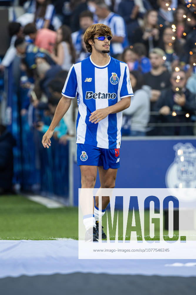 RODRIGO MORA of FC Porto walking into the championship ceremony after the Liga Portugal Betclic 25 26 match between FC Porto and Santa Clara at Estadio do Dragao on May 16 2026, in Porto, Portugal. Soccer 2026: Porto X Santa Clara - ZUMAa269 20260516_zsp_a269_132