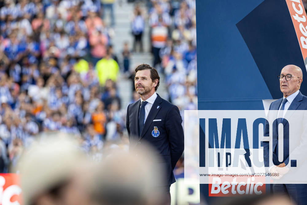 FC Porto s chairman ANDRE VILLAS BOAS looks at the fans after the Liga Portugal Betclic 25 26 match between FC Porto and Santa Clara at Estadio do Dragao on May 16 2026, in Porto, Portugal. Porto Portugal - ZUMAa269 20260516_zsp_a269_125