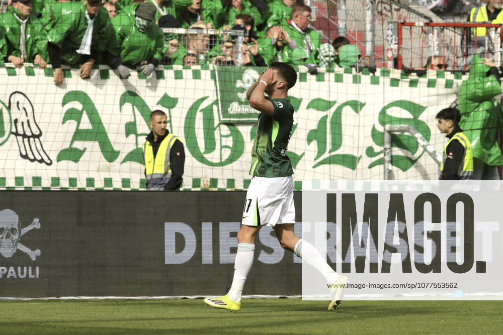 Photo Disappointment at Dzenan Pejcinovic Wolfsburg he missed here against Hauke WAHL Pauli , the big chance to take a 1 2 lead Soccer 1 Bundesliga , 34 Matchday on Sat 16 05 2026 FC St Pauli VfL Wolfsburg