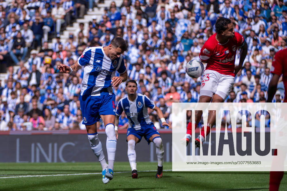 FC Porto v CD Santa Clara - Primeira Liga Jan Bednarek of FC Porto is seen in action during the Liga Portugal Betclic 2025 26 League match between FC Porto and Santa Clara at Estadio do Dragao in Porto, Portugal, on May 16, 2026. Porto Porto Portugal