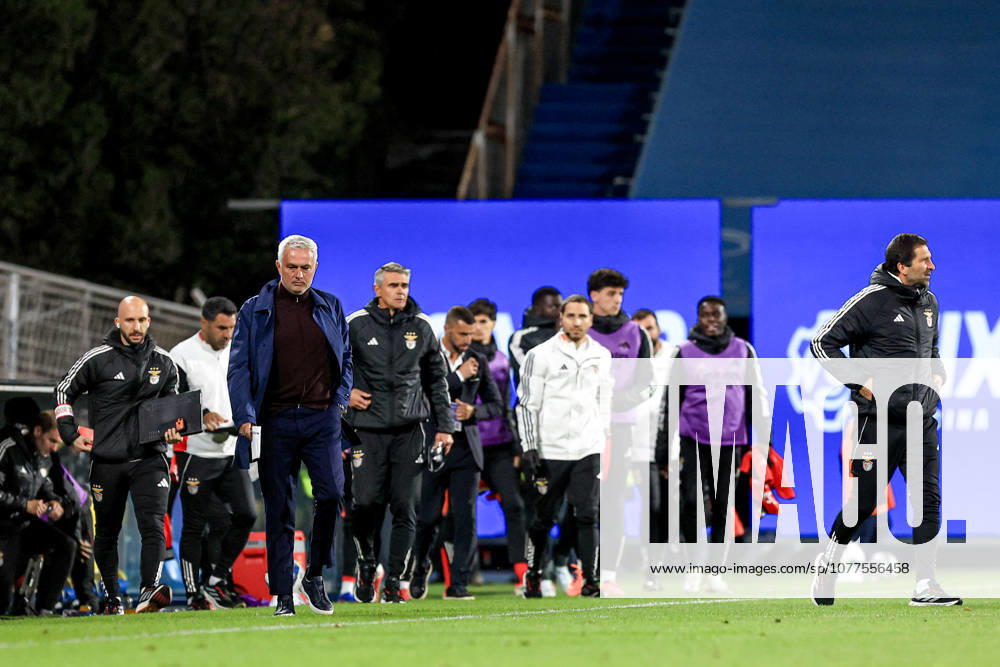 GD Estoril Praia v SL Benfica - Primeira Liga Jose Mourinho, head coach of SL Benfica, looks on during the Primeira Liga match between GD Estoril Praia and SL Benfica at Estadio Antonio Coimbra da Mota in Estoril, Portugal, on May 16, 2026. Lisbon Estoril Portugal