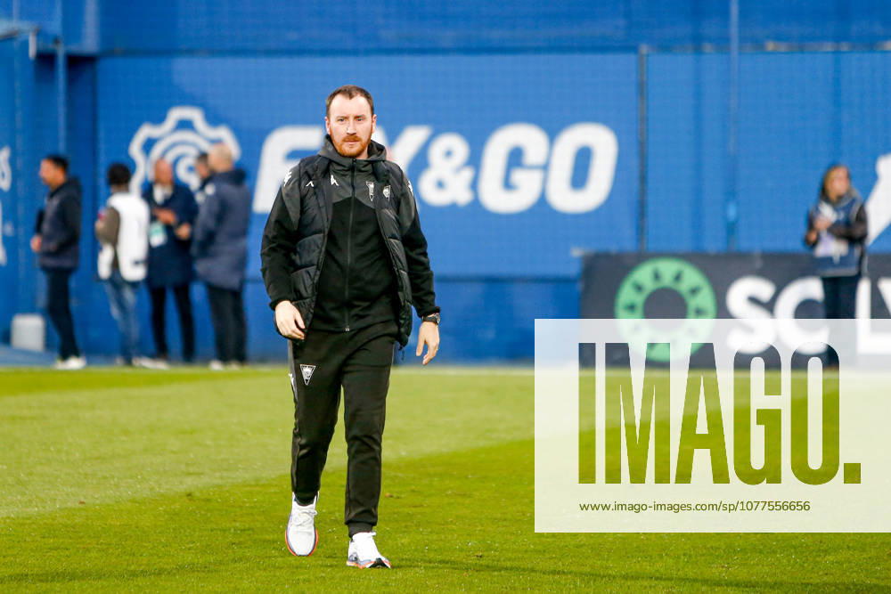 GD Estoril Praia v SL Benfica - Primeira Liga Ian Cathro, head coach of GD Estoril de Praia, reacts during the Primeira Liga match between GD Estoril Praia and SL Benfica at Estadio Antonio Coimbra da Mota in Estoril, Portugal, on May 16, 2026. Lisbon Estoril Portugal