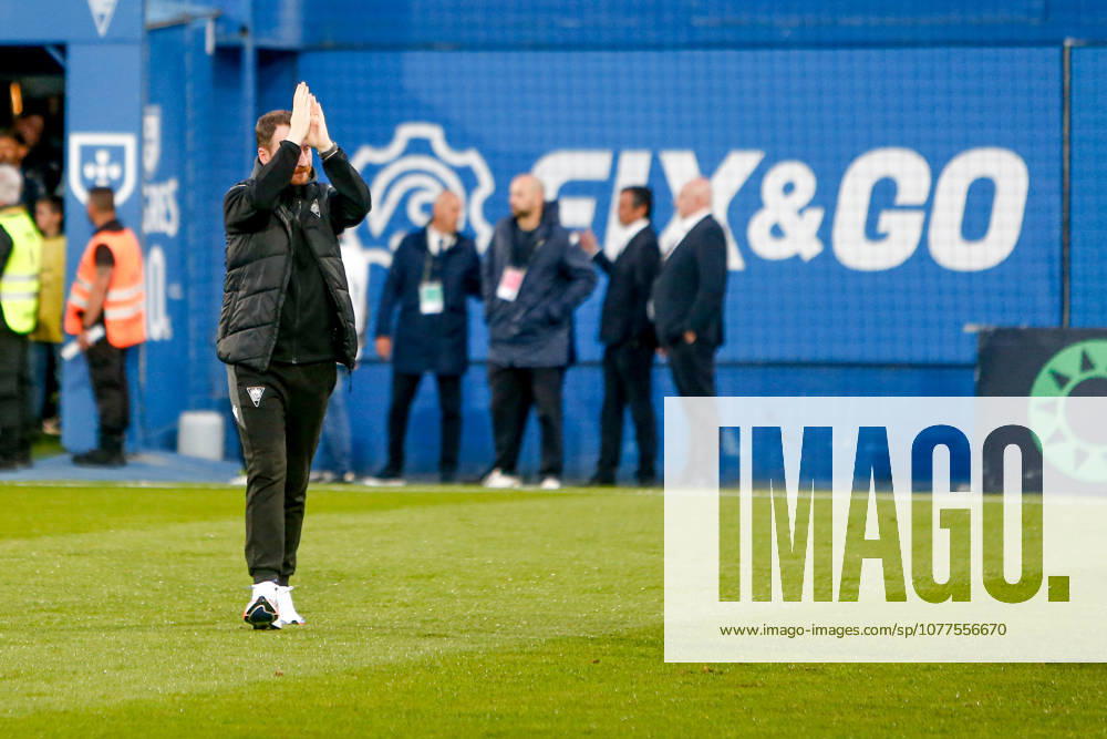 GD Estoril Praia v SL Benfica - Primeira Liga Ian Cathro, head coach of GD Estoril de Praia, reacts during the Primeira Liga match between GD Estoril Praia and SL Benfica at Estadio Antonio Coimbra da Mota in Estoril, Portugal, on May 16, 2026. Lisbon Estoril Portugal