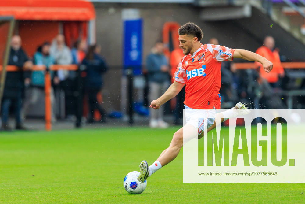2026-05-17 FC Volendam v SC Telstar - Dutch Eredivisie VOLENDAM, NETHERLANDS - MAY 17: Anthony Descotte of FC Volendam during the Dutch Eredivisie match between FC Volendam and SC Telstar at Kras Stadion on May 17, 2026 in Volendam, Netherlands. Volendam Kras Stadion Netherlands Content not available for redistribution in The Netherlands directly or indirectly through any third parties.