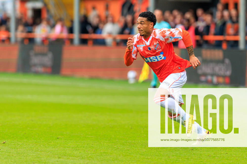 2026-05-17 FC Volendam v SC Telstar - Dutch Eredivisie VOLENDAM, NETHERLANDS - MAY 17: Benjamin Pauwels of FC Volendam during the Dutch Eredivisie match between FC Volendam and SC Telstar at Kras Stadion on May 17, 2026 in Volendam, Netherlands. Volendam Kras Stadion Netherlands Content not available for redistribution in The Netherlands directly or indirectly through any third parties.