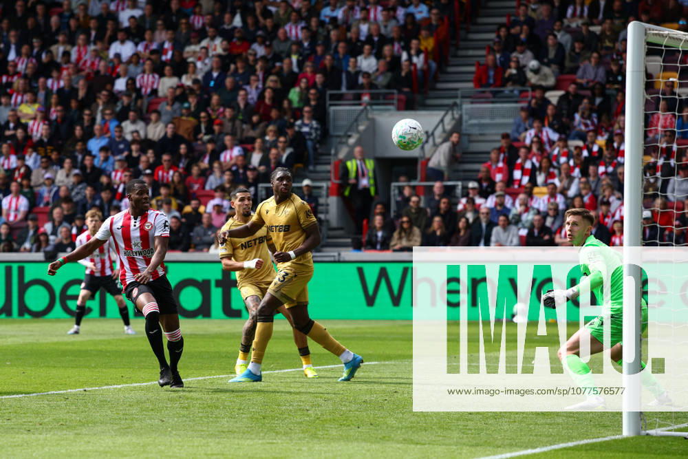 Premier League: Brentford v Crystal Palace LONDON, UK - 17th May 2026: Dango Ouattara of Brentford scores his side s first goal during the Premier League match between Brentford FC and Crystal Palace FC at Gtech Community Stadium London Gtech Community Stadium England United Kingdom
