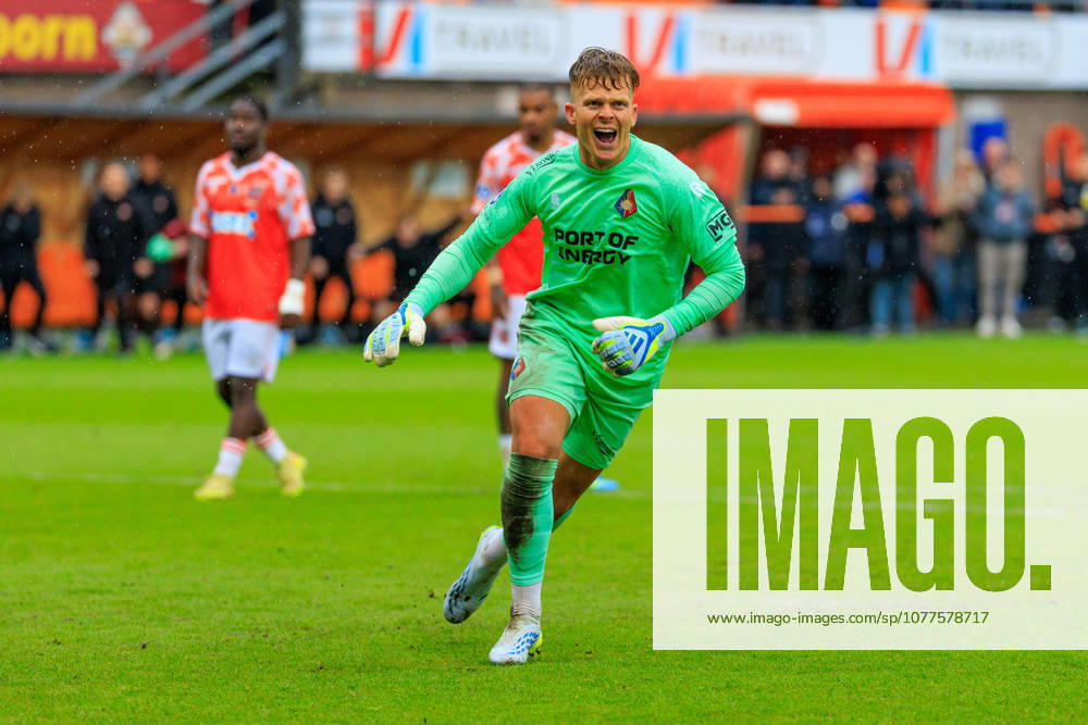 2026-05-17 FC Volendam v SC Telstar - Dutch Eredivisie VOLENDAM, NETHERLANDS - MAY 17: Goalkeeper Ronald Koeman Jr. of Telstar during the Dutch Eredivisie match between FC Volendam and SC Telstar at Kras Stadion on May 17, 2026 in Volendam, Netherlands. Volendam Kras Stadion Netherlands Content not available for redistribution in The Netherlands directly or indirectly through any third parties.