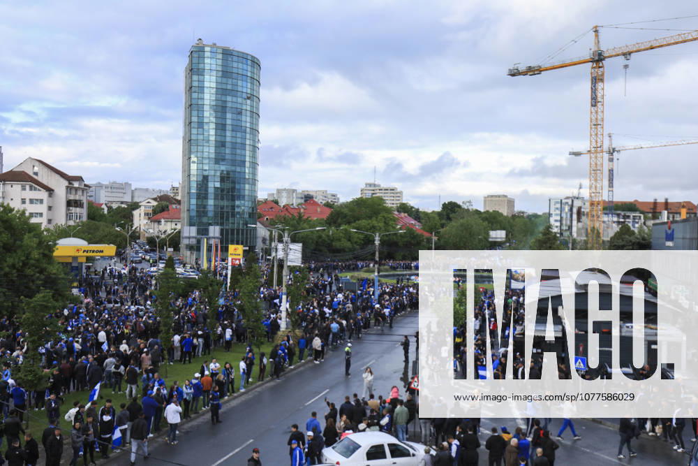 Craiova, Romania, Superliga Season 2025-2026, Play-Off, Stage 9, Universitatea Craiova vs FC Universitatea Cluj, Ion Oblemenco stadium, Craiova, Romania The supportes arrive at the stadium