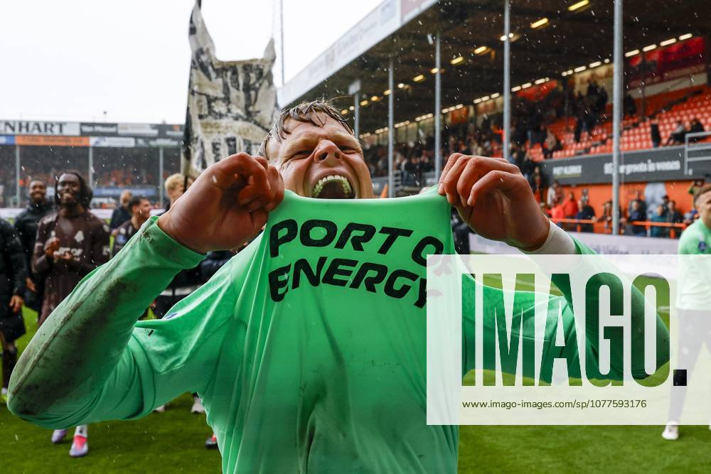 , Kras Stadium , season 2025 2026 , Dutch Eredivisie football , match between FC Volendam and Telstar , picture shows Telstar goalkeeper Ronald Koeman jr. celebrating the win Volendam - Telstar x203766484x