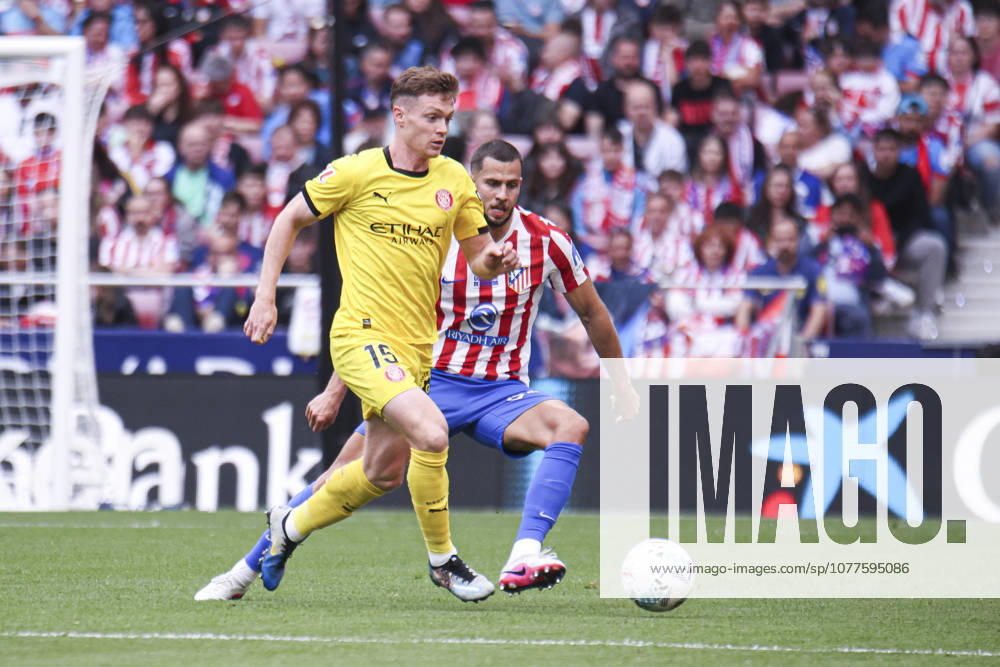 Atletico de Madrid vs Girona, on the 37th matchday of the 2025 26 Spanish First Division May 17, 2026, Madrid, Spain Tsyngankov is defended by Hancko during the Spanish championship LaLiga football match between Atletico de Madrid and Girona CF on 17 May 2026 at Estadio Santiago Bernabeu in Madrid, Spain Madrid, Spain Madrid Madrid Madrid Madrid Spain