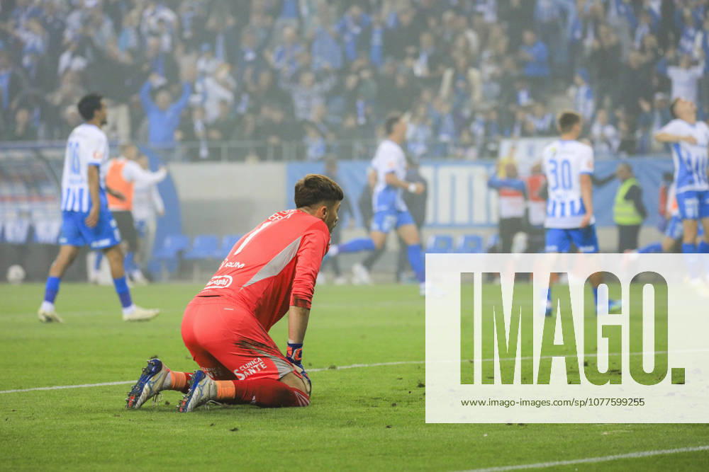 Craiova, Romania, Superliga Season 2025-2026, Play-Off, Stage 9, Universitatea Craiova vs FC Universitatea Cluj, Ion Oblemenco stadium, Craiova, Romania 1 Stefan Lefter upset after conceding fourth goal