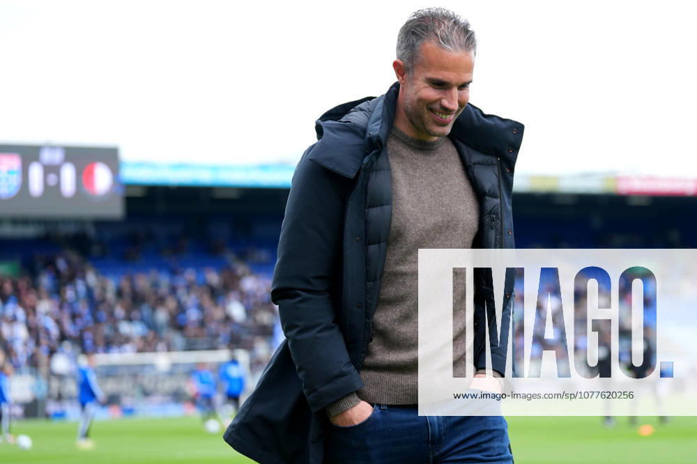 Eredivisie: PEC Zwolle v Feyenoord Rotterdam Zwolle - Coach Robin van Persie of Feyenoord Rotterdam before the 34th competition round of the 2025 2026 Eredivisie season. The match is set between PEC Zwolle and Feyenoord Rotterdam at MAC3Park Stadion on 17 May 2026 in Zwolle, The Netherlands.