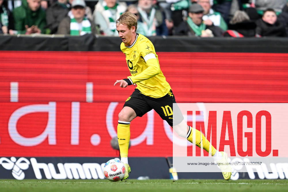 1 Bundesliga SV Werder Bremen Borussia Dortmund on 16 05 2026 at Weserstadion in Bremen Julian Brandt Dortmund on the ball MT