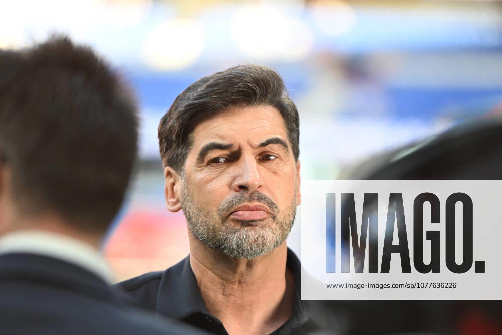 Football : Olympique Lyonnais v Racing LENS - French ligue 1- 17 05 2026F Paulo FONSECA coach of Lyon during the French ligue 1 match between Olympique Lyonnais and Racing Lens at Groupama Stadium Decines Charpieu Lyon on May 17, 2026 , France LYONFrance