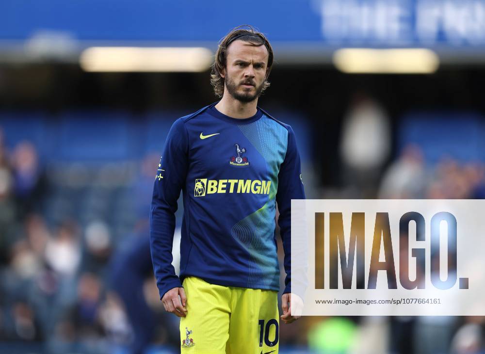 Premier League - Chelsea v Tottenham Hotspur LONDON, ENGLAND, MAY 19: James Maddison of Tottenham Hotspur warms up ahead of the Premier League match between Chelsea v Tottenham Hotspur at Stamford Bridge Stadium, London, England, on May 19. (Photo by Daniel Weir) London Stamford Bridge Stadium England