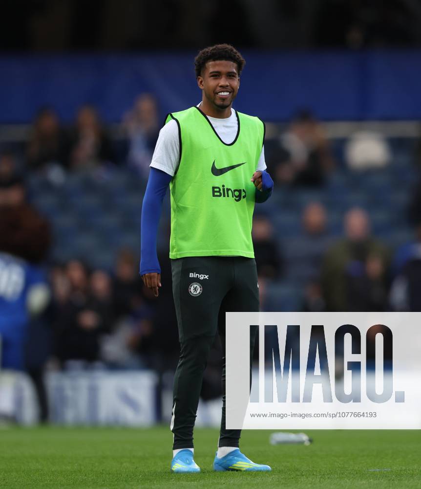 Premier League - Chelsea v Tottenham Hotspur LONDON, ENGLAND, MAY 19: Andrey Santos of Chelsea warms up ahead of the Premier League match between Chelsea v Tottenham Hotspur at Stamford Bridge Stadium, London, England, on May 19. (Photo by Daniel Weir) London Stamford Bridge Stadium England