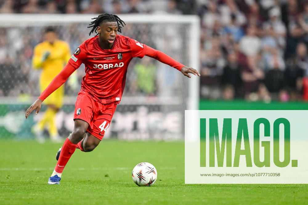 Johan Manzambi SC Freiburg controls the Ball during the UEFA Europa League Final 2026 match between SC Freiburg and Aston Villa FC at Besiktas Park on May 20, 2026 in Istanbul, Turkey Photo by Harry Langer DeFodi Images