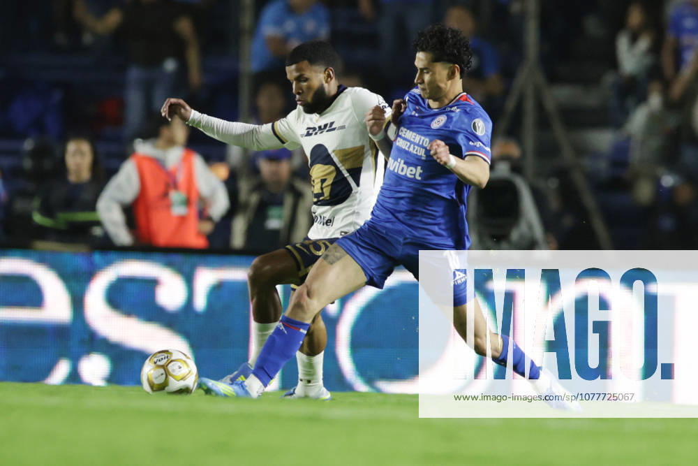 Pedro Vite 45 of Pumas UNAM and Angel Jeremy Marquez 16 of Cruz Azul battle for the ball during the final first leg match between Cruz Azul and Pumas UNAM as part of the Torneo Clausura 2026 Liga MX at Estadio Ciudad de los Deportes on May 21, 2026 in Mexico City, Mexico. Mexico City Mexico - ZUMAe321 20260521_zsa_e321_076