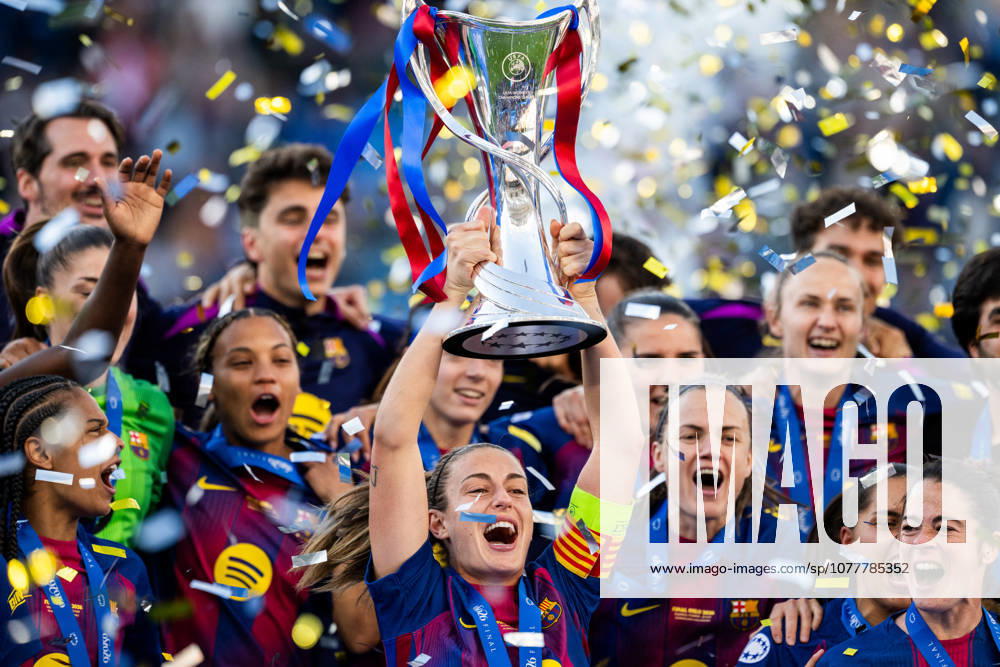 Alexia Putellas of Barcelona celebrates with the trophy after the UEFA Women s Champions League final football match between Barcelona and Lyon on May 23, 2026 in Oslo Photo Vegard Grott BILDBYRAN kod VG VG0925 bbeng football fotball fotboll soccer champions league finale final final 2026 mesterligaen dam fcb barcelona lyon ol lyonnes jubel