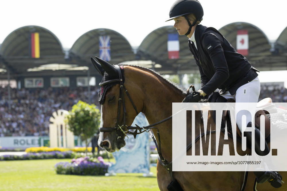 Sophie HINNERS GER on Iron Dames Singclair, praises her horse after the finish jump, single picture, in the jump-off, Jumping S6 ROLEX Grand Prix, Part of the ROLEX Grand Slam of Show Jumping, The Grand Prix of Aachen, Jumping competition with two rounds and jump-off, CSI5, on 24 05 2026, World Equestrian Festival, TSCHIO Aachen 2026 from 22 24 05 2026 in Aachen Germany Â