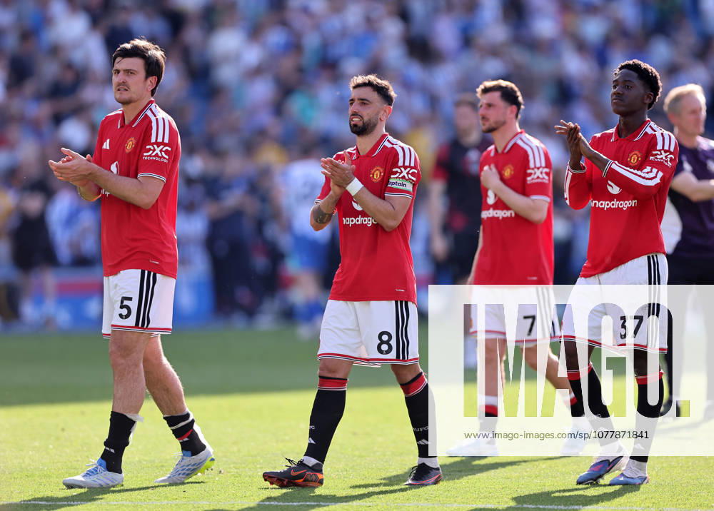 Brighton and Hove, England, 24th May 2026. Bruno Fernandes of Manchester United, ManU applauds the fans during the Brighton and Hove Albion vs Manchester United Premier League match at the AMEX Stadium, Brighton and Hove. Picture credit should read: David Klein Sportimage . SPI_092_DK_Brighton_Man_Utd SPI-4826-0092