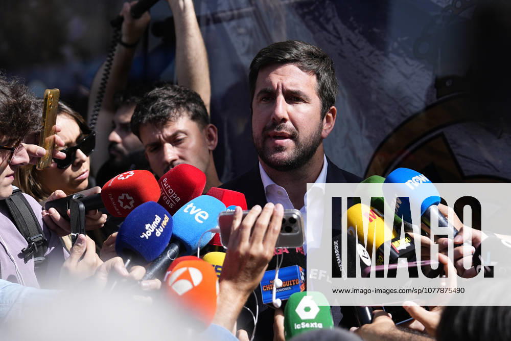 Enrique Riquelme attends the Media during the opening of his new campaign headquarters for his candidacy for the presidency of Real Madrid next to Bernabeu stadium on May 25, 2026, in Madrid, Spain. Madrid Spain - ZUMAa181 20260525_zaa_a181_001