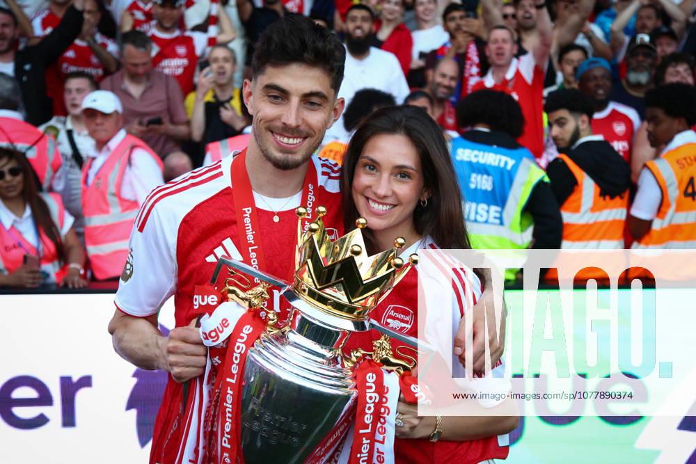 Premier League: Crystal Palace v Arsenal LONDON, UK - 24th May 2026: Kai Havertz of Arsenal and partner Sophia Havertz celebrate with the Premier League trophy after the Premier League match between Crystal Palace FC and Arsenal FC at Selhurst Park London Selhurst Park England United Kingdom