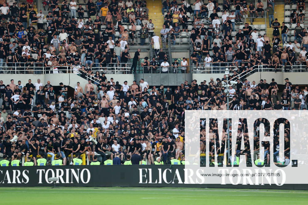 2026-05-24 Torino FC v Juventus FC - Serie A TURIN, ITALY - MAY 24: Fans and supporters of Juventus FC during the Serie A match between Torino FC and Juventus FC at Stadio Olimpico di Torino on May 24, 2026 in Turin, Italy. (Photo by Nderim Kaceli BSR Agency) Turin Italy Content not available for redistribution in The Netherlands directly or indirectly through any third parties.