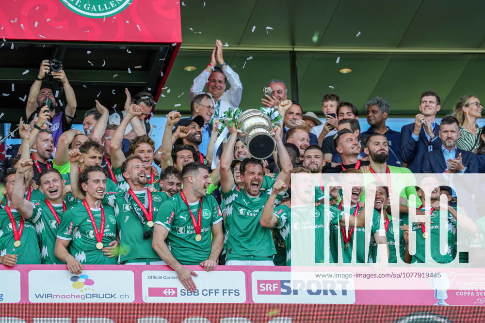 Football, Swiss Cup, Final FC St Gallen 1879 vs FC Stade Lausanne Ouchy, Sunday, 24 05 2026 Stadion Wankdorf, Bern Lukas Görtler 16, FC St Gallen lifts the trophy