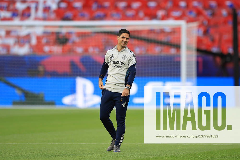 Paris Saint-Germain, Open Training Session Arsenal Manager Mikel Arteta all smiles during the open training session for Paris Saint-Germain ahead of the Champions League Cup Final at Puskas Arena Park, Budapest, Hungary on 29 May 2026. Budapest Puskas Arena Park Hungary Editorial use only ,