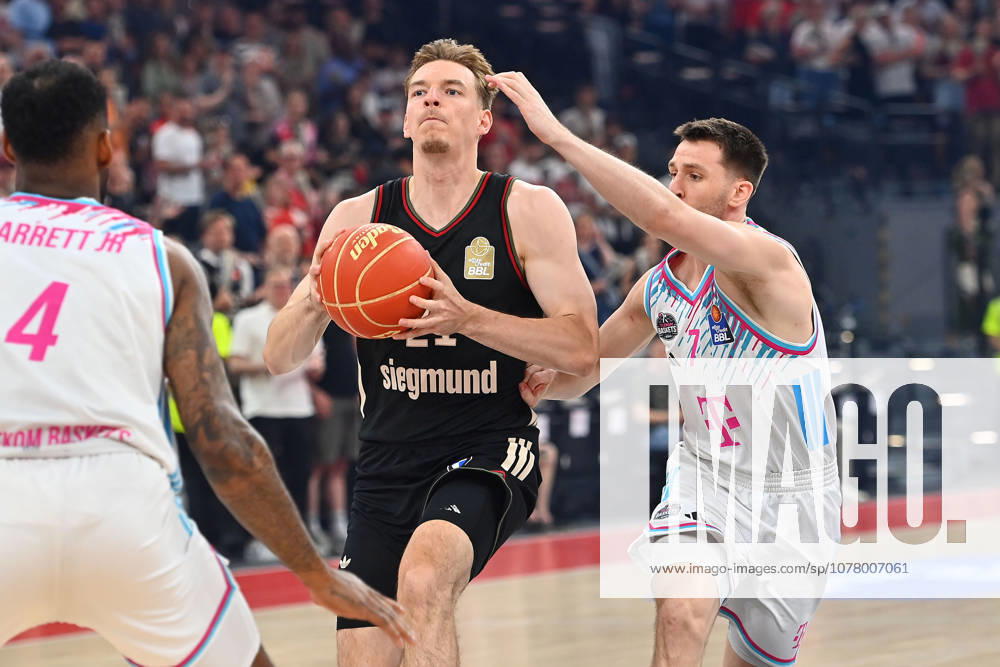 Justus HOLLATZ FCB , action,duel against Grayson MURPHY Bonn Basketball BBL,season 2025 2026 ,1 play off semi final FC Bayern Muenchen Telekom Baskets Bonn on 30 05 2025, S A P G A R D EN