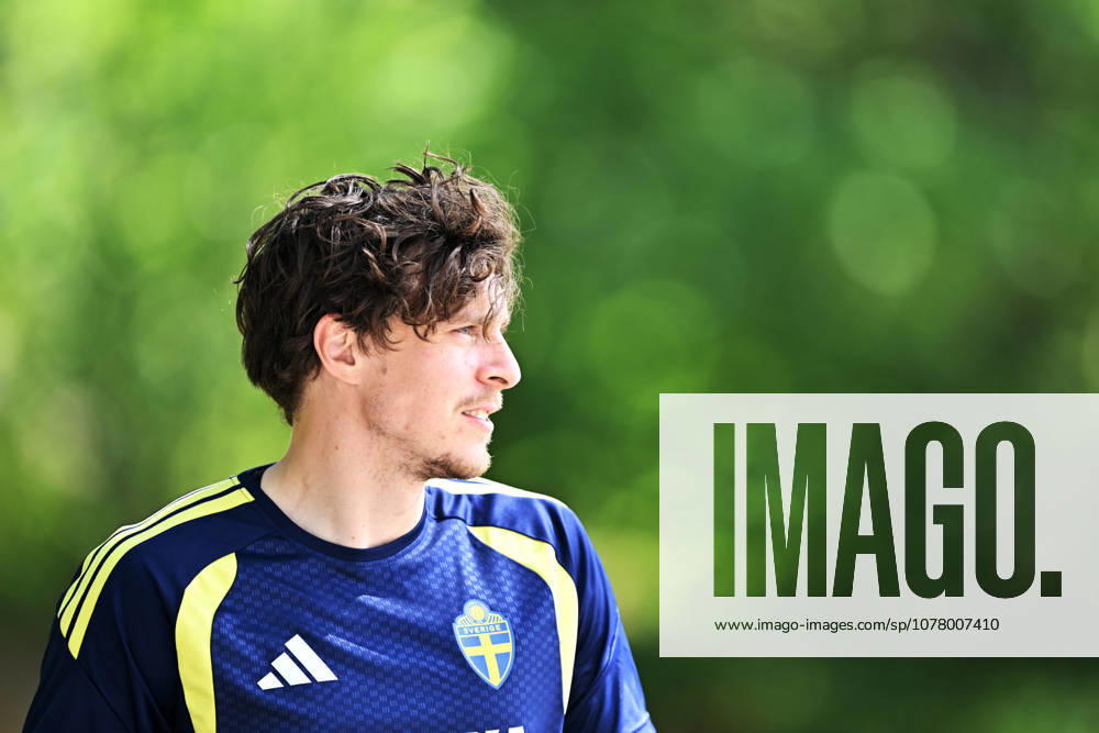 STOCKHOLM, SWEDEN 20260530 Swedens Victor Nilsson Lindelöf as the mens national team trains at Bosön ahead of the upcoming World Cup and training matches against Norway and Greece STOCKHOLM SWEDEN