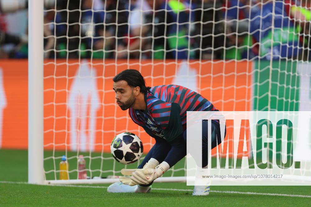 Paris Saint-Germain v Arsenal FC - UEFA Champions League Final 2026 David Raya, goalkeeper of Arsenal warms up before the UEFA Champions League Final 2026 match between Paris Saint-Germain and Arsenal FC at Puskas Arena on May 30, 2026 in Budapest, Hungary. WARNING! This Photograph May Only Be Used For Newspaper And Or Magazine Editorial Purposes. May Not Be Used For Publications Involving 1 player, 1 Club Or 1 Competition Without Written Authorisation From Football DataCo Ltd. For Any Queries, Please Contact Football DataCo Ltd on +44 (0) 207 864 9121 Budapest Puskas Arena Hungary Hungary