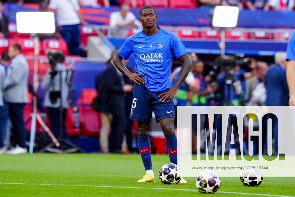Paris Saint-Germain v Arsenal FC - UEFA Champions League Final 2026 Nuno Mendes of Paris Saint-Germain FC warms up before the UEFA Champions League Final match between Paris Saint-Germain FC and Arsenal FC at Puskas Arena on May 30, 2026 in Budapest, Hungary Budapest Puskas Arena Hungary Hungary