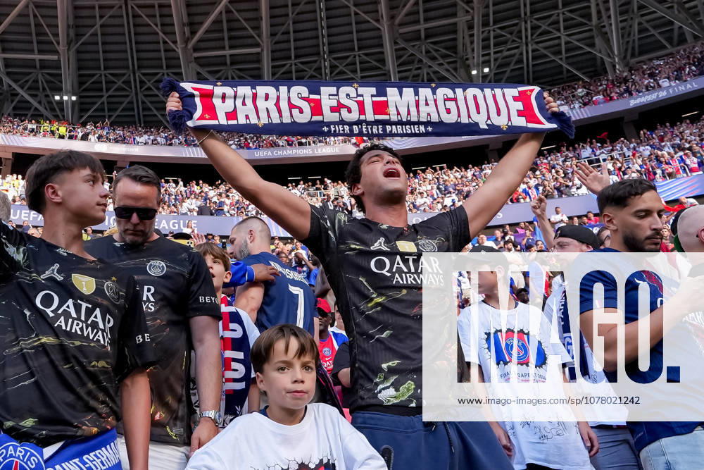 Paris Saint-Germain v Arsenal FC - UEFA Champions League Final 2026 Supporters of Paris Saint-Germain FC before the UEFA Champions League Final match between Paris Saint-Germain FC and Arsenal FC at Puskas Arena on May 30, 2026 in Budapest, Hungary Budapest Puskas Arena Hungary Hungary