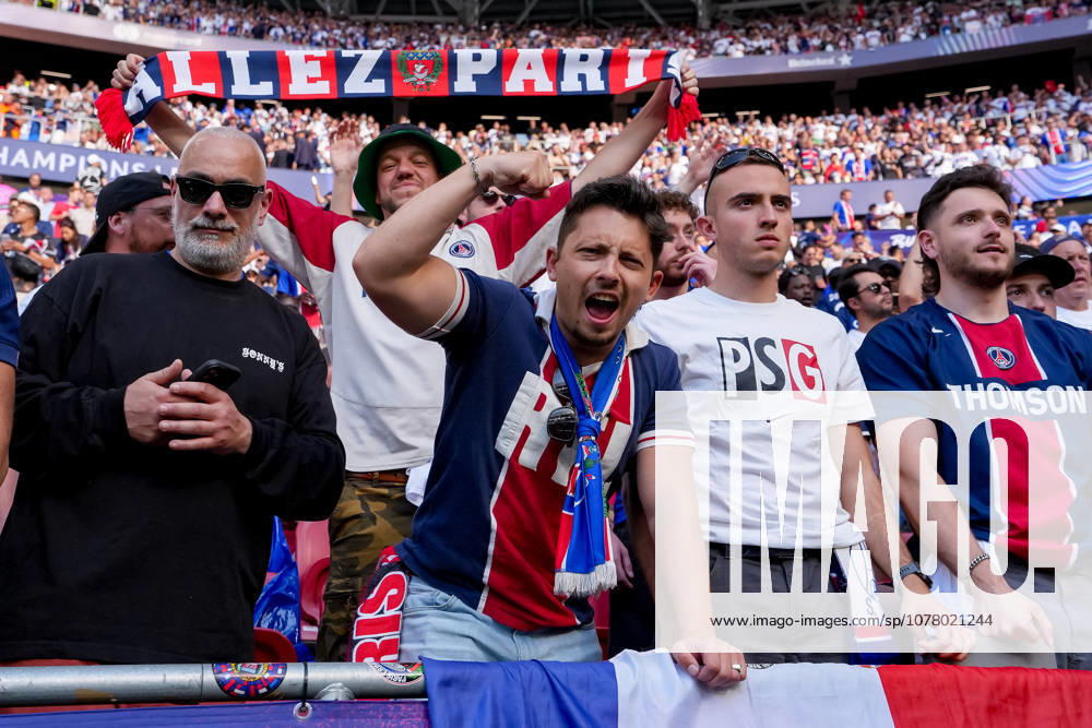 Paris Saint-Germain v Arsenal FC - UEFA Champions League Final 2026 Supporters of Paris Saint-Germain FC before the UEFA Champions League Final match between Paris Saint-Germain FC and Arsenal FC at Puskas Arena on May 30, 2026 in Budapest, Hungary Budapest Puskas Arena Hungary Hungary