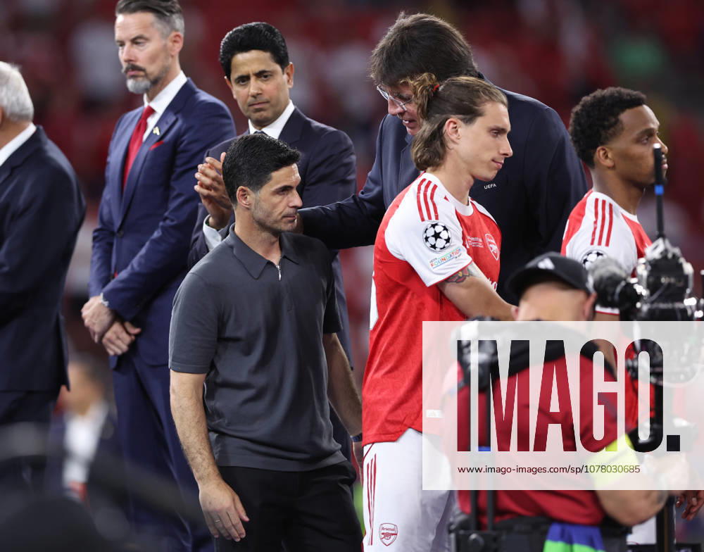 Budapest, Hungary, 30th May 2026. Mikel Arteta manager of Arsenal consoled during the Paris Saint Germain vs Arsenal UEFA Champions League Final match at Puskas Arena, Budapest. Picture credit should read: David Klein Sportimage . SPI_155_DK_PSG_Arsenal SPI-4828-0154