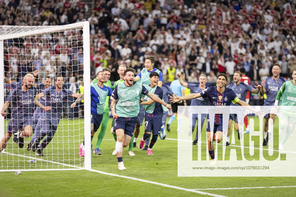 Football: Finale EUFA Champions League 2025-2026 - Paris Saint Germanin (PSG) V Arsenal - Puskas Arà na de Budapest Hongrie - 30 05 2026 Cà là bration de l à quipe de Paris Saint Germain (PSG) apres avoir remportà la victoire.