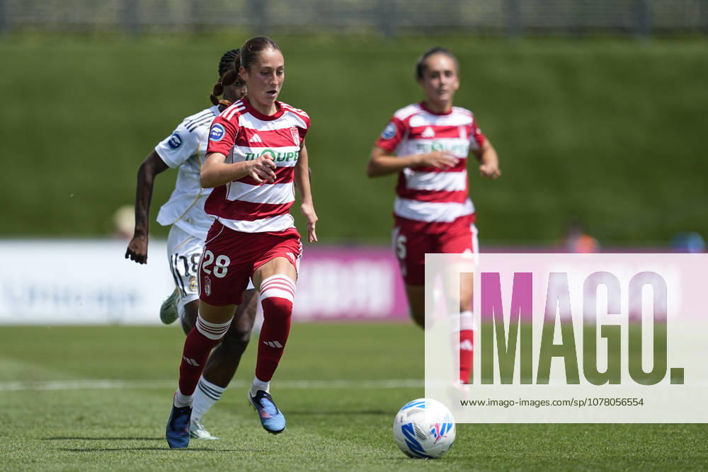 Vera Molina Moleon of Granada CF in action during the Spanish Women League, Liga F, football match played between Real Madrid and Granada CF at Alfredo Di Stefano stadium on May 31, 2026 in Valdebebas, Madrid, Spain. Valdebebas Spain - ZUMAa181 20260531_zaa_a181_095