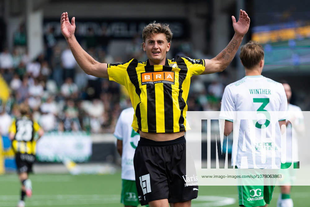 Häckens Silas Andersen celebrates after Amor Layouni reduced to 1 2 on penalty during the football match in Allsvenskan between Häcken and Hammarby on May 31, 2026 in Gothenburg