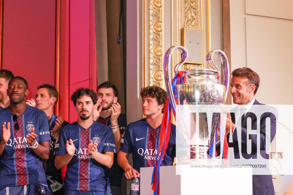 President Macron Receives The PSG Players at the Elysee Palace - Paris Emmanuel Macron, President of the French Republic, and his wife, Brigitte Macron, receive PSG players at the Elysée Palace after their victory in the 2026 Champions League final in Paris, France on Month Day, Year , including Ousmane Dembélé, Vitinha, Khvicha Kvaratskhelia, Joao Neves, and Emmanuel Macron. Photo by Jack Tribeca Pool ABACAPRESS.COM Paris France