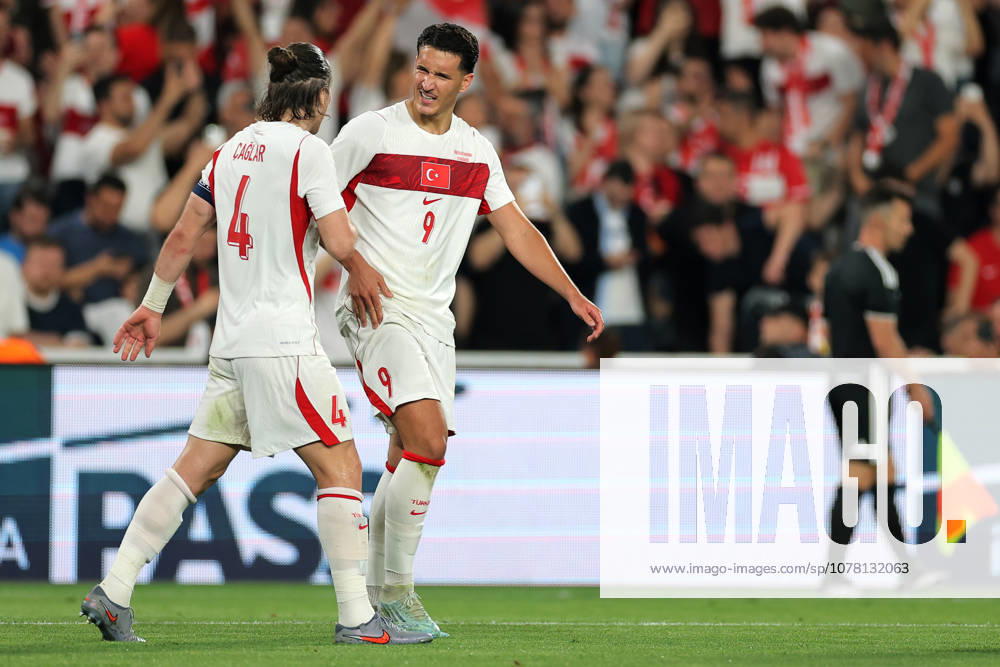 2026-06-01 Turkiye v North Macedonia - International Friendly, Länderspiel, Nationalmannschaft ISTANBUL, TURKEY - JUNE 1: Deniz Gul of Turkiye celebrates after scoring the team s third goal with Caglar Soyuncu of Turkiye during the International Friendly match between Turkiye and North Macedonia at Chobani Stadyumu Fenerbahce Sukru Saracoglu Spor Kompleksi on June 1, 2026 in Istanbul, Turkey. (Photo by BSR Agency) Istanbul Turkey Content not available for redistribution in The Netherlands directly or indirectly through any third parties.