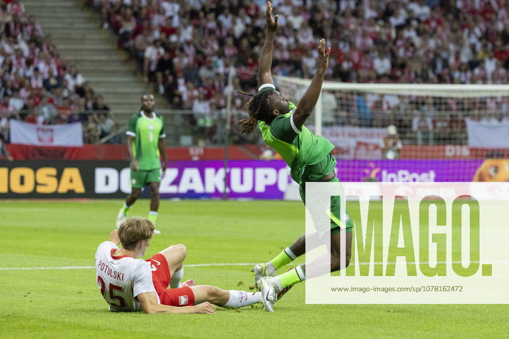 Poland - Nigeria 03.06.2026 football, Warsaw, PGE National Stadium, FIFA , friendly international game match Poland - Nigeria ( mecz towarzyski, pilka nozna, Polska - Nigeria ) image shows: Kacper Potulski (L) Terem Moffi (R) photo Katarzyna Plewczynska Fotostyk