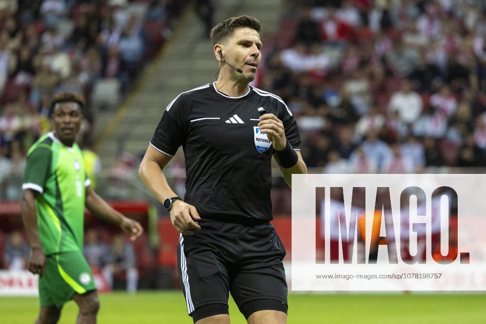 Poland - Nigeria 03.06.2026 football, Warsaw, PGE National Stadium, FIFA , friendly international game match Poland - Nigeria ( mecz towarzyski, pilka nozna, Polska - Nigeria ) image shows: referee Marian Barbu (L) photo Katarzyna Plewczynska Fotostyk