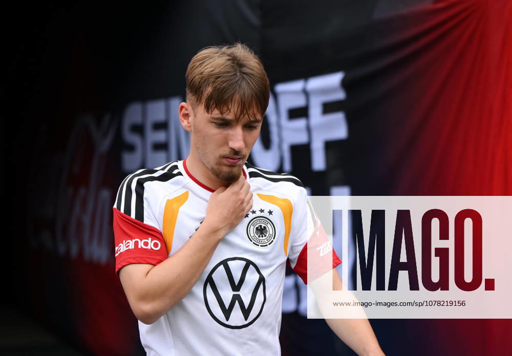 Soccer World Cup 2026 preparation Germany in Chicago 05 06 2026 Final training of the German national team at Solider Field Stadium before the test match against the USA Lennart Karl injured during training