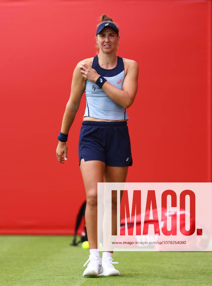 2026 HSBC Tennis Championships, Queens Club, London, UK - 06 06 2026 Beatrice Haddad Maia (BRA) warms up ahead of her qualifying match against Heather Watson (GBR) in the HSBC 2026 Championships at Queens Club in London London Queens Club London GBR