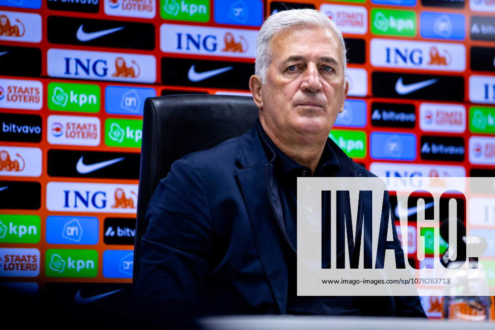 Algeria head coach Vladimir Petkovic attends a press conference, PK, Pressekonferenz after the International Friendly, Länderspiel, Nationalmannschaft match between Netherlands and Algeria at Stadion Feijenoord on June 3, 2026 in Rotterdam, Netherlands.