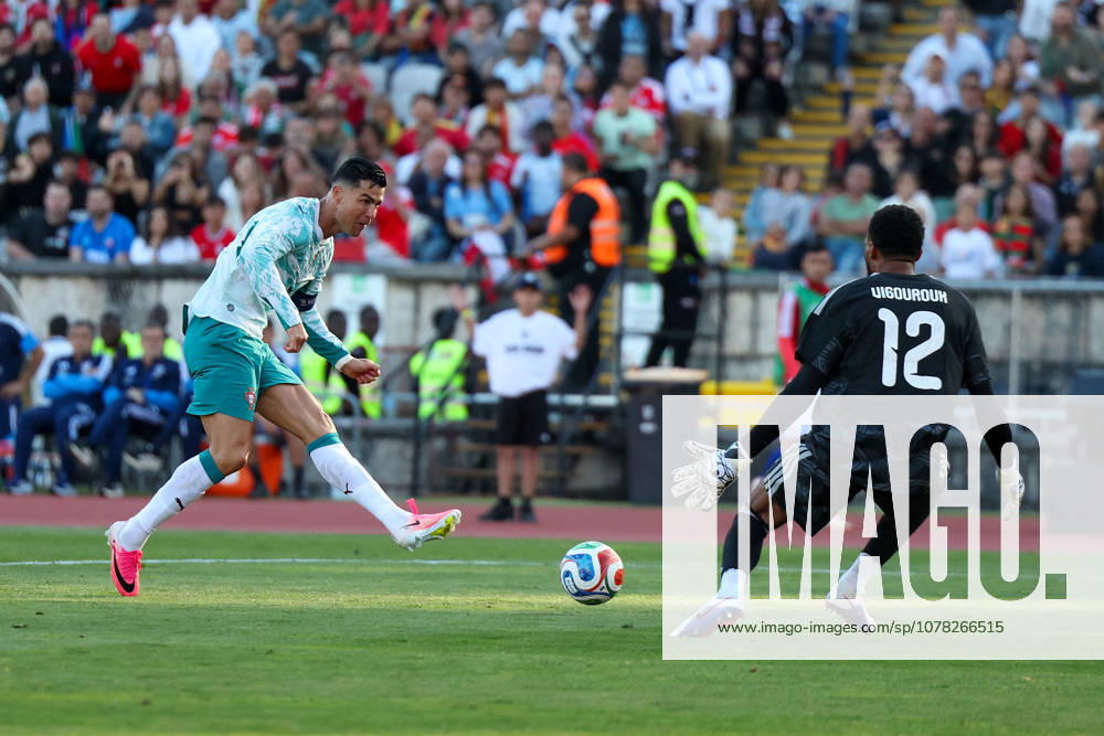 Cristiano Ronaldo Portugal , Lawrence Vigouroux Chile in action, with the ball during the international friendly match between Portugal and Chile at Estadio Nacional do Jamor on June 6, 2026, in Oeiras, Portugal The match serves as preparation for the 2026 FIFA World Cup in the United States